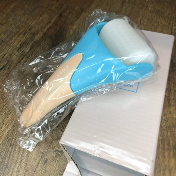 ROSELYNBOUTIQUE Ice Roller for Face Wrinkles Fine Lines Puffiness Stick Massager - Picture 2 of 3